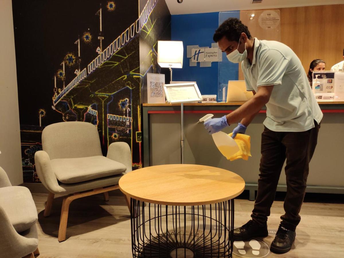 Holiday Inn Express Gurugram Sector 50 By Ihg Gurgaon Eksteriør bilde