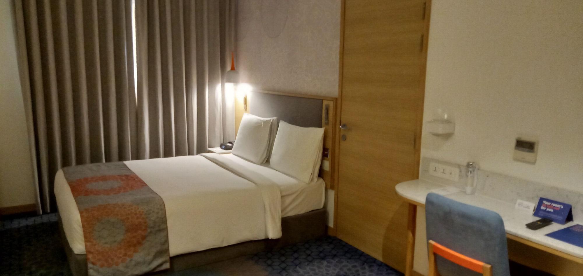 Holiday Inn Express Gurugram Sector 50 By Ihg Gurgaon Eksteriør bilde