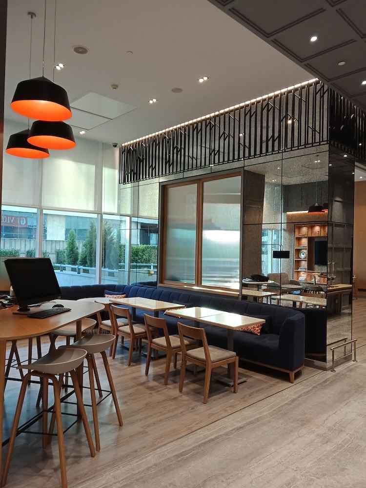 Holiday Inn Express Gurugram Sector 50 By Ihg Gurgaon Eksteriør bilde