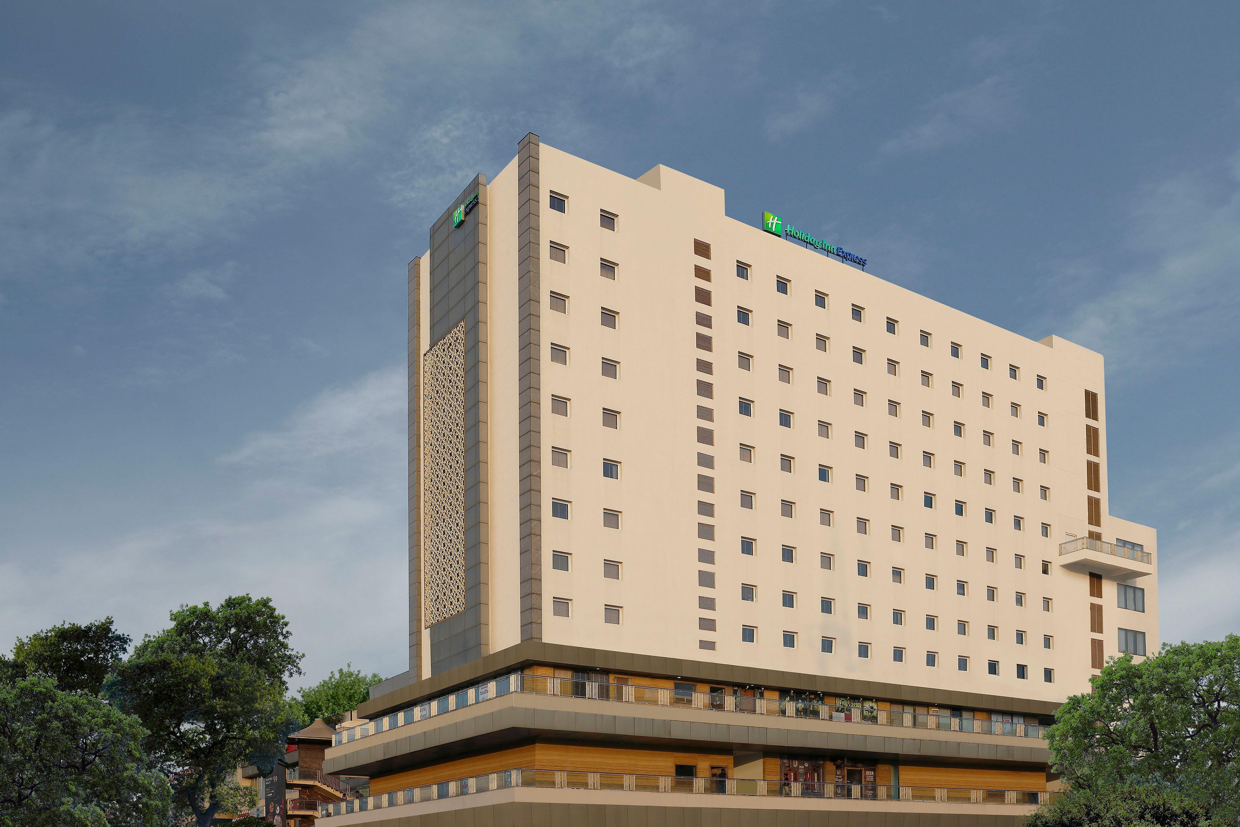 Holiday Inn Express Gurugram Sector 50 By Ihg Gurgaon Eksteriør bilde