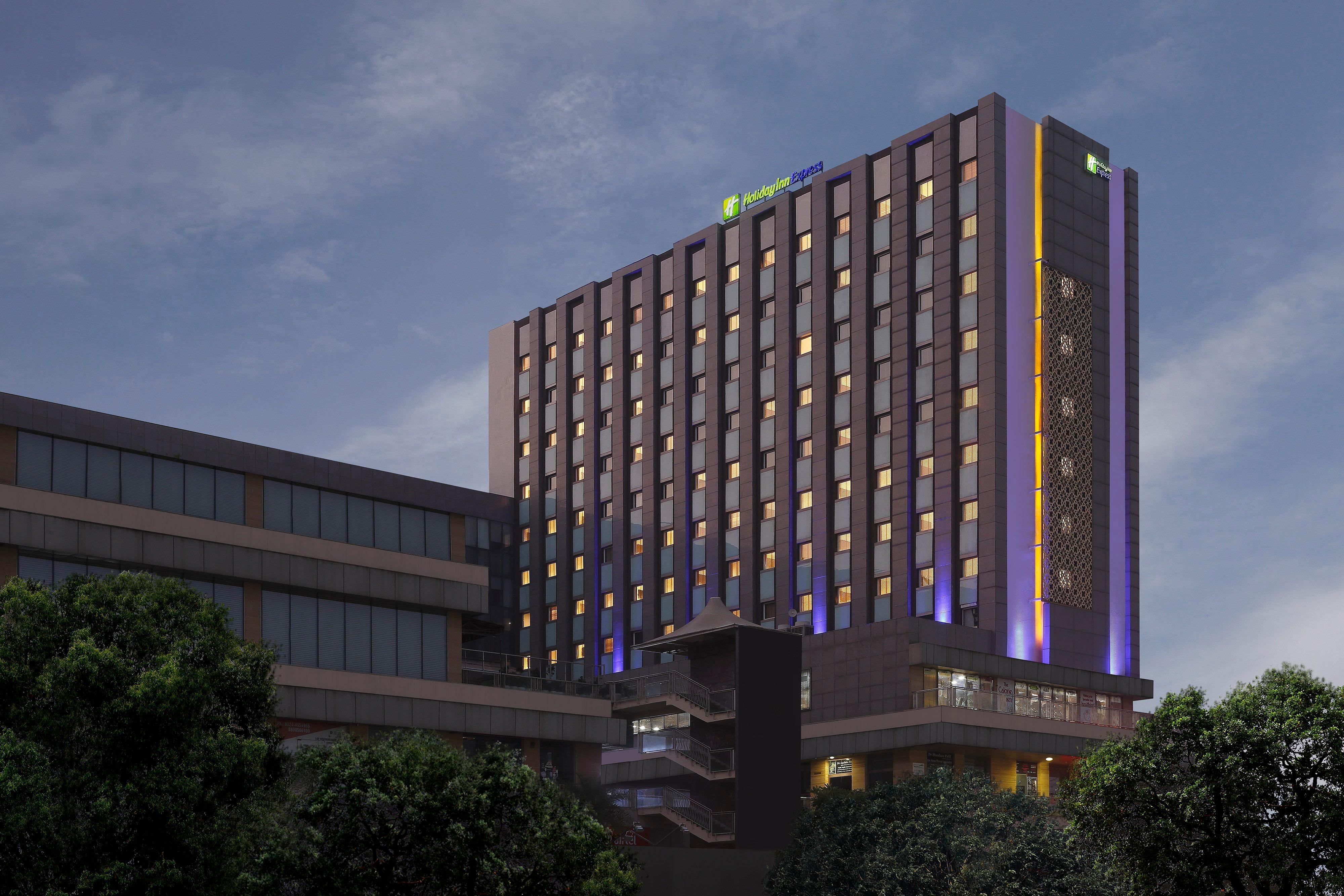 Holiday Inn Express Gurugram Sector 50 By Ihg Gurgaon Eksteriør bilde