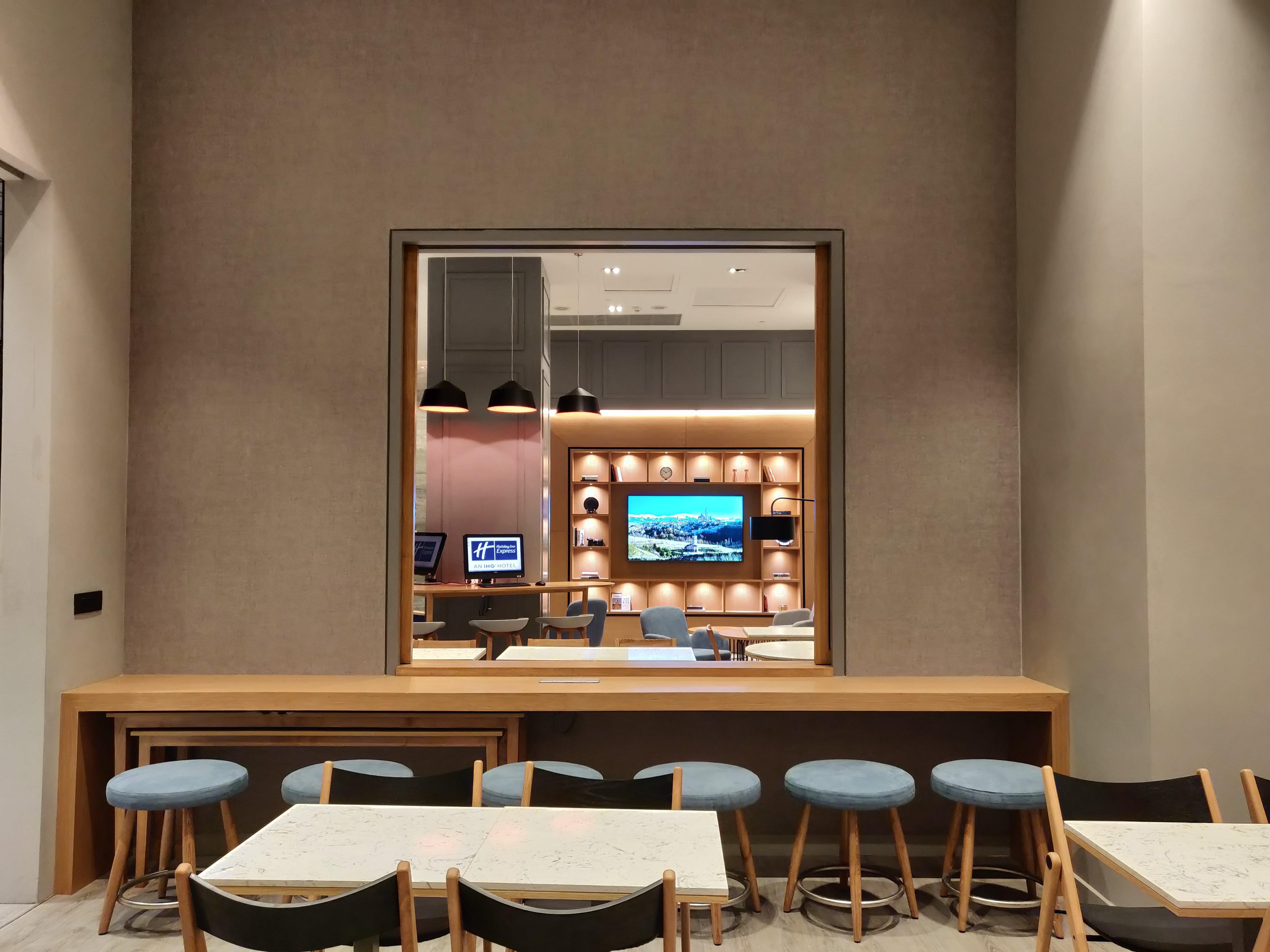 Holiday Inn Express Gurugram Sector 50 By Ihg Gurgaon Eksteriør bilde