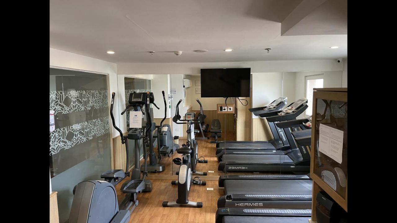 Holiday Inn Express Gurugram Sector 50 By Ihg Gurgaon Eksteriør bilde